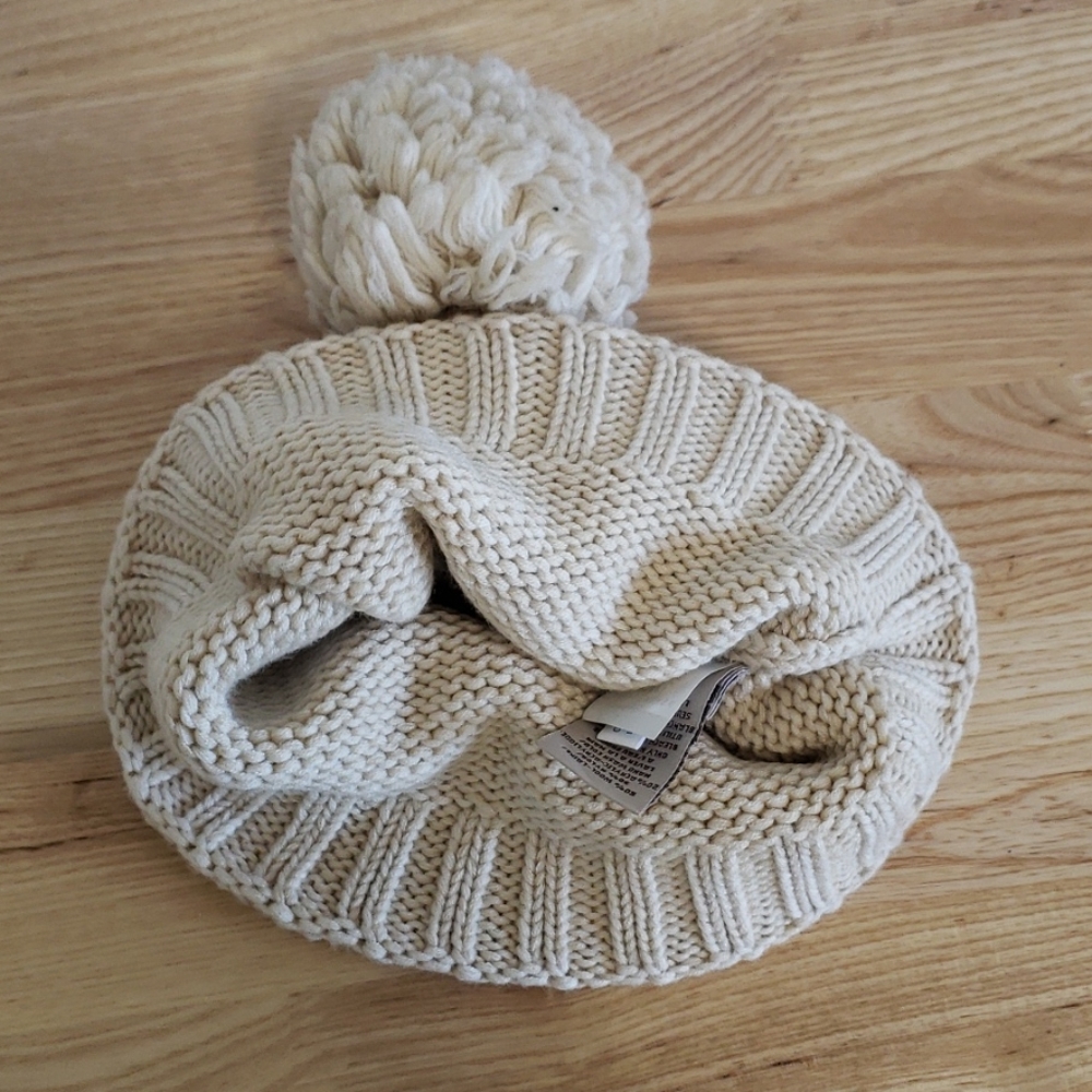 Ugg Beanie - image 3